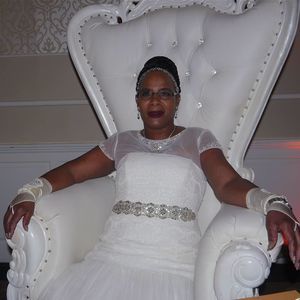 Meet your Posher, Evelyn